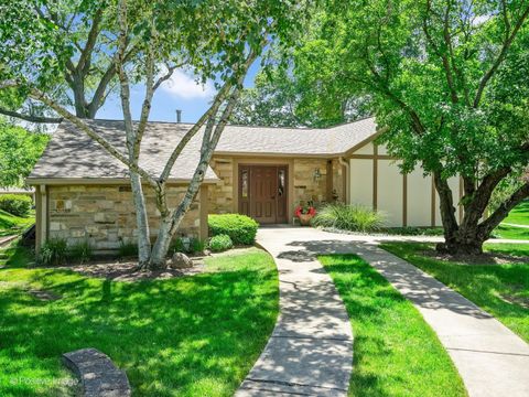 Tiny photo for 1039 Oakview Drive, Wheaton, IL 60187 (MLS # 12681214)