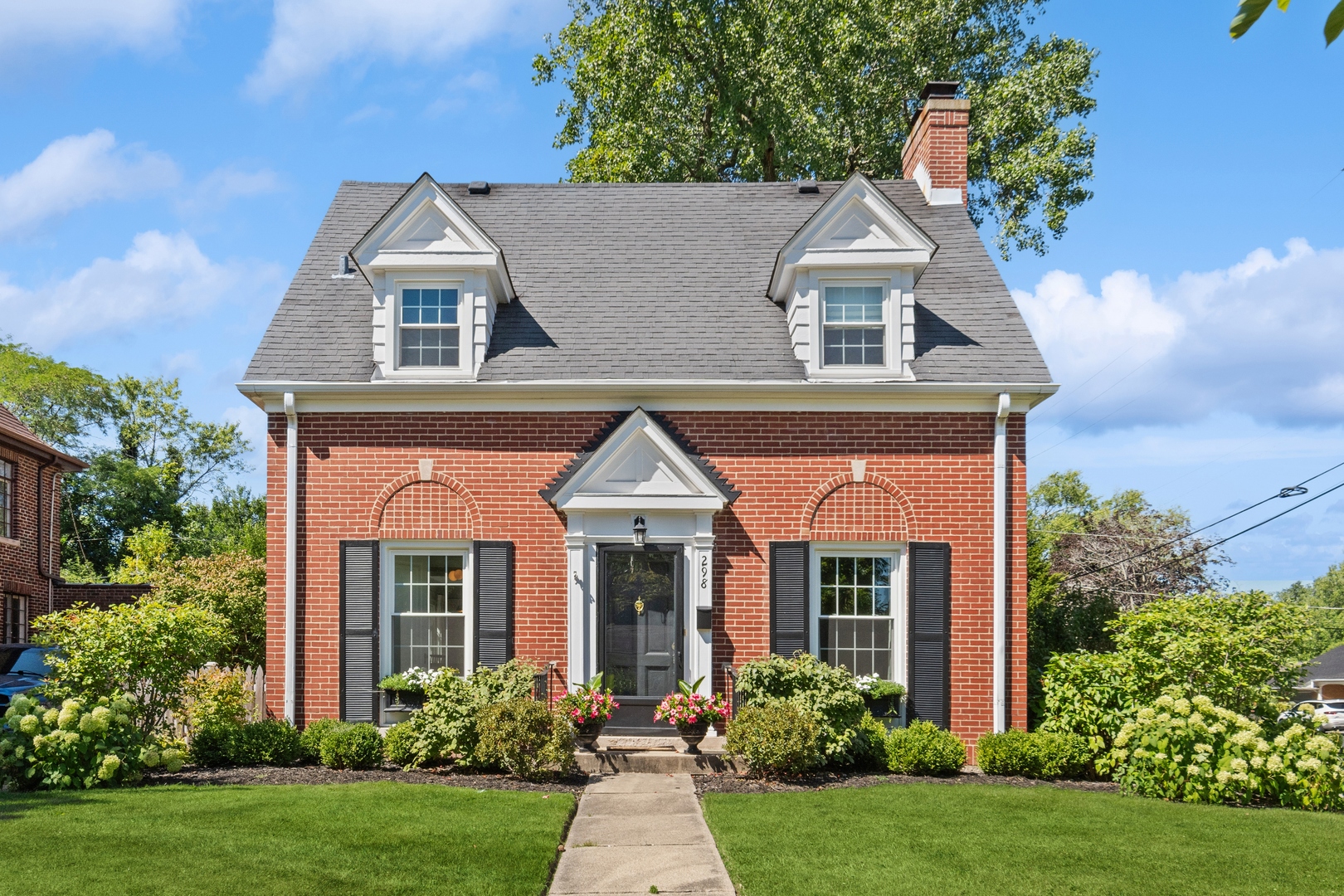 298 Dickens Street