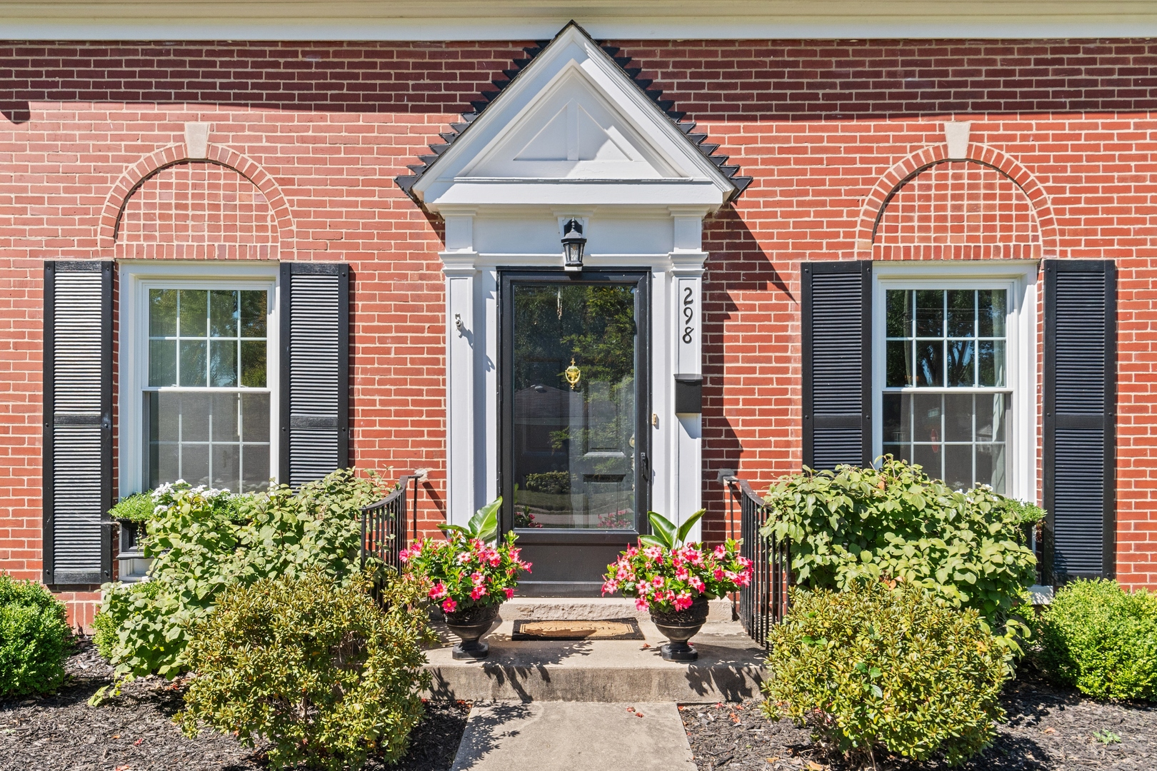 298 Dickens Street