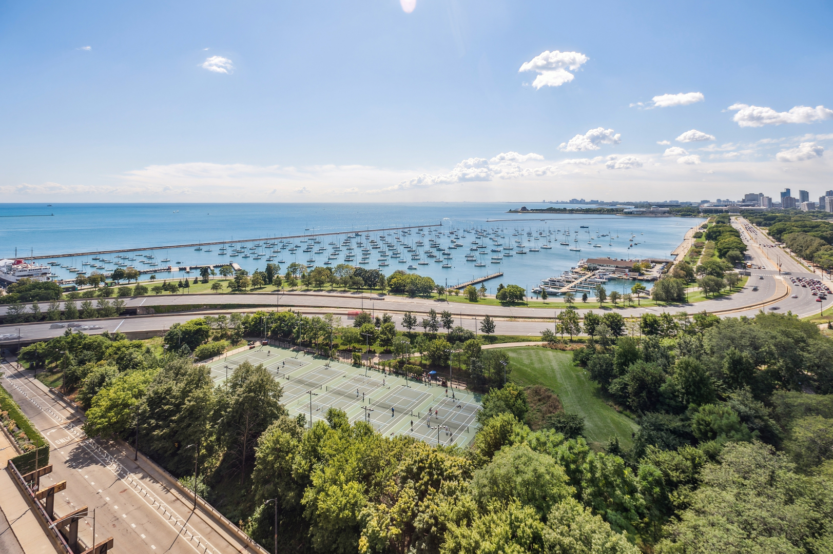 Chicago, Illinois 60601, United States, 2 Bedrooms Bedrooms, ,2 BathroomsBathrooms,Residential,Active,205753