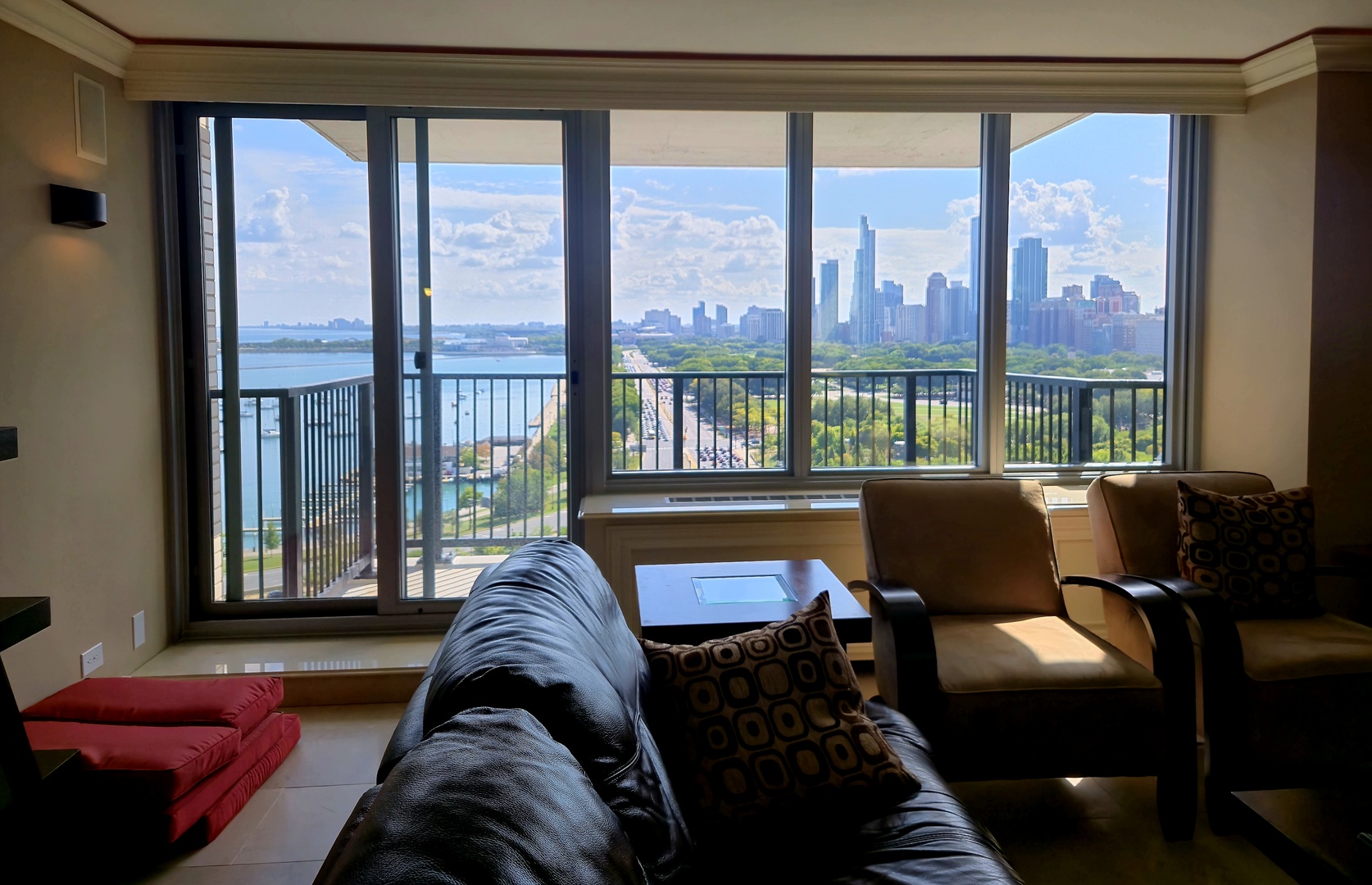 Chicago, Illinois 60601, United States, 2 Bedrooms Bedrooms, ,2 BathroomsBathrooms,Residential,Active,205753