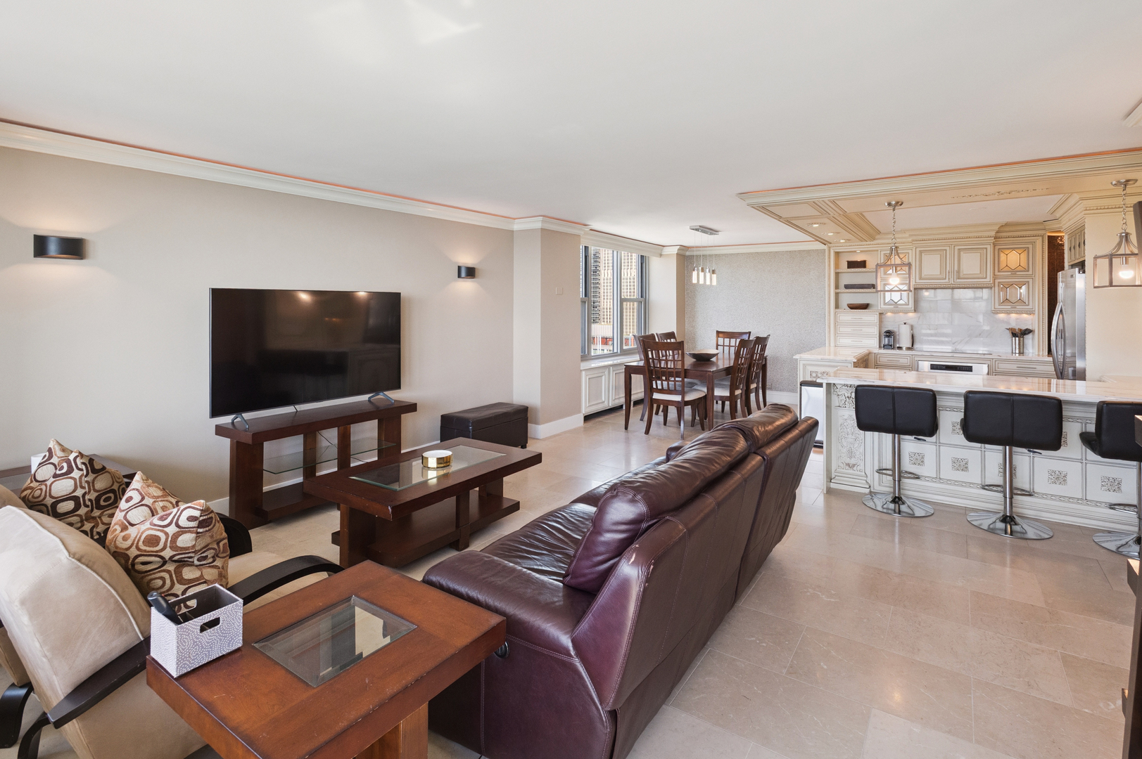 Chicago, Illinois 60601, United States, 2 Bedrooms Bedrooms, ,2 BathroomsBathrooms,Residential,Active,205753