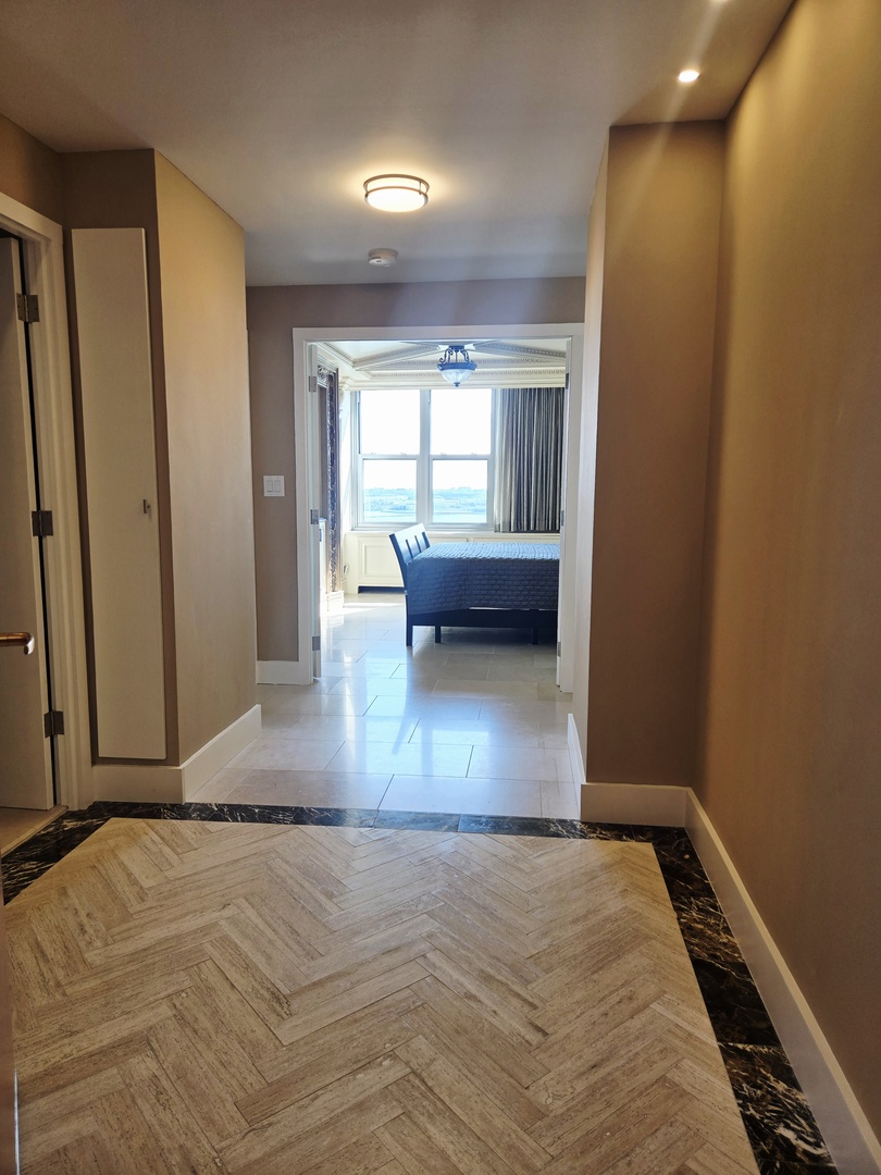 400 E RANDOLPH Street 2119