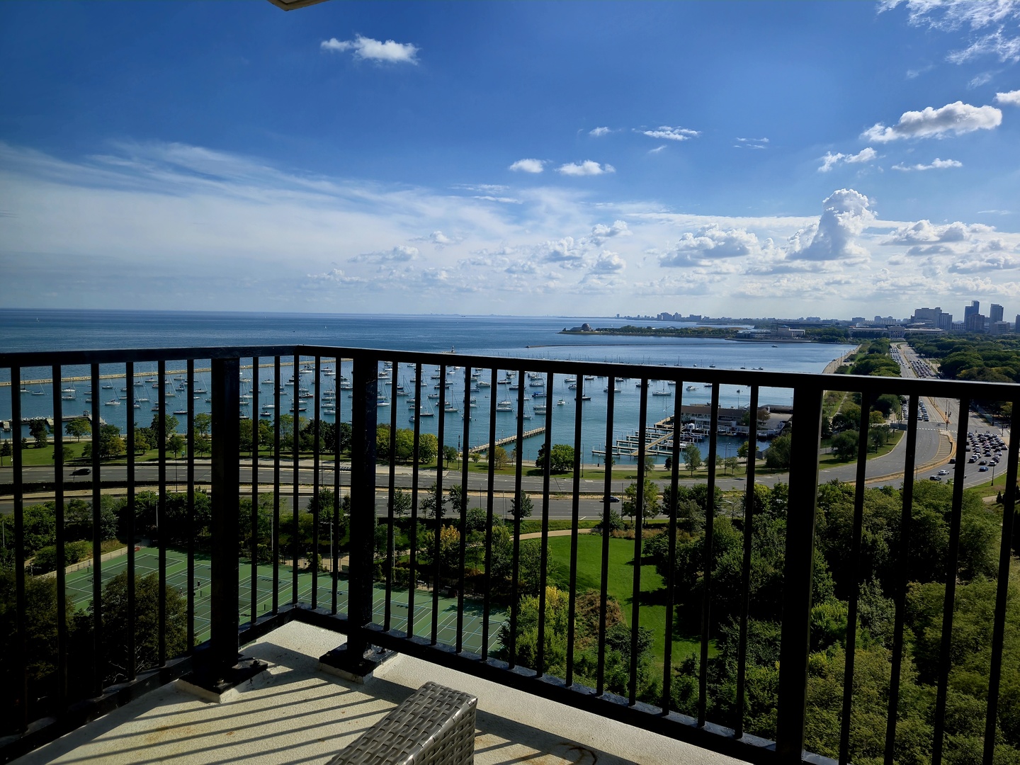 Chicago, Illinois 60601, United States, 2 Bedrooms Bedrooms, ,2 BathroomsBathrooms,Residential,Active,205753