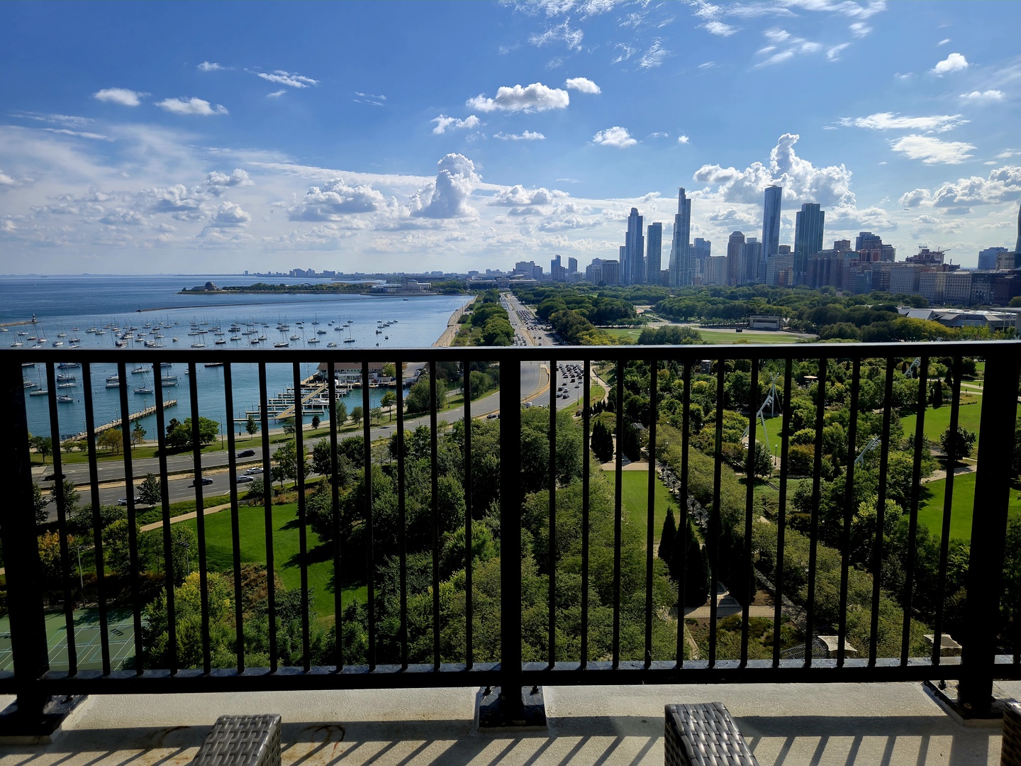 Chicago, Illinois 60601, United States, 2 Bedrooms Bedrooms, ,2 BathroomsBathrooms,Residential,Active,205753