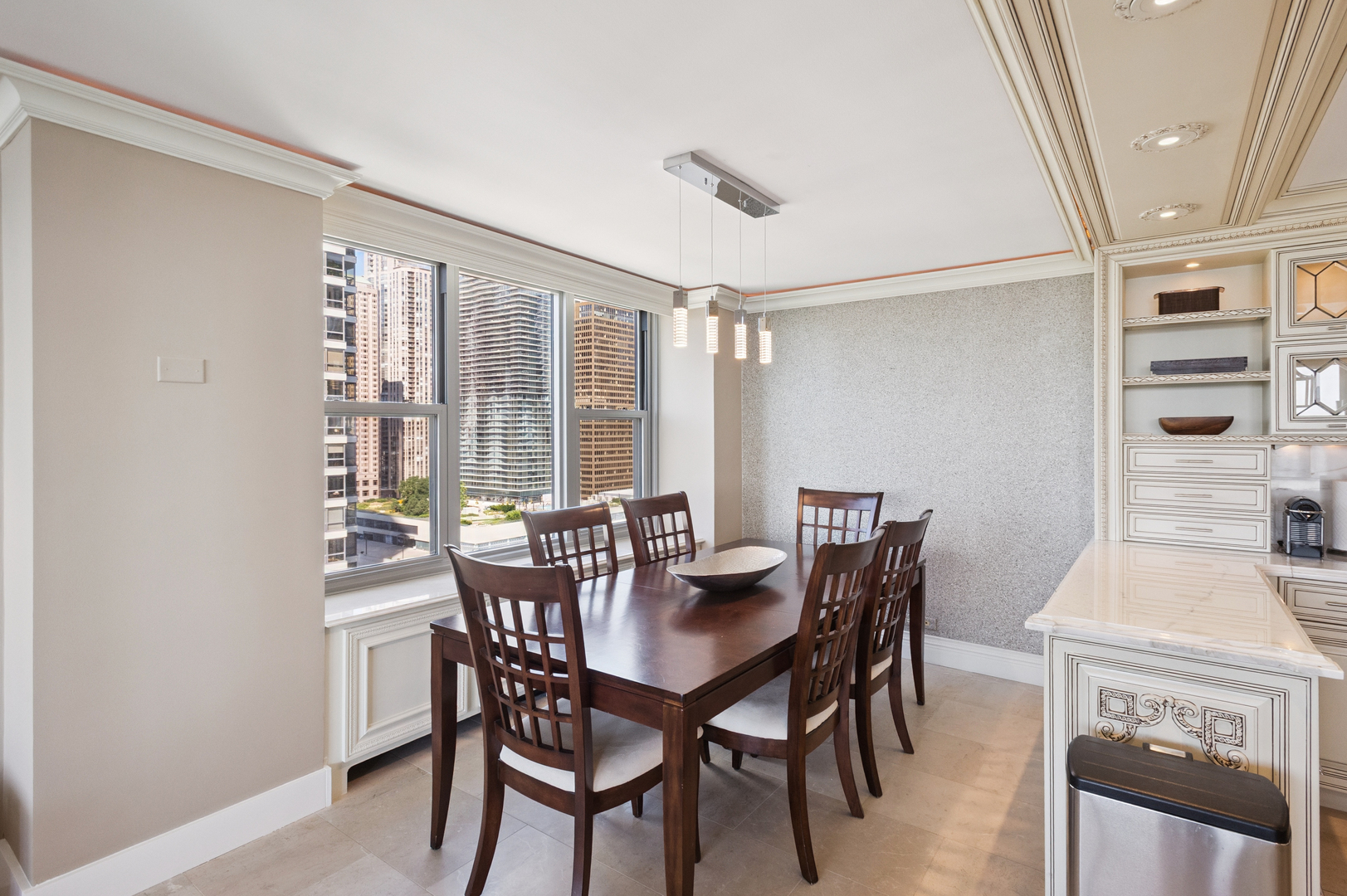 Chicago, Illinois 60601, United States, 2 Bedrooms Bedrooms, ,2 BathroomsBathrooms,Residential,Active,205753