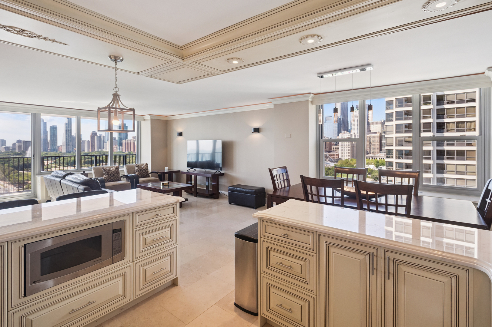 400 E RANDOLPH Street 2119