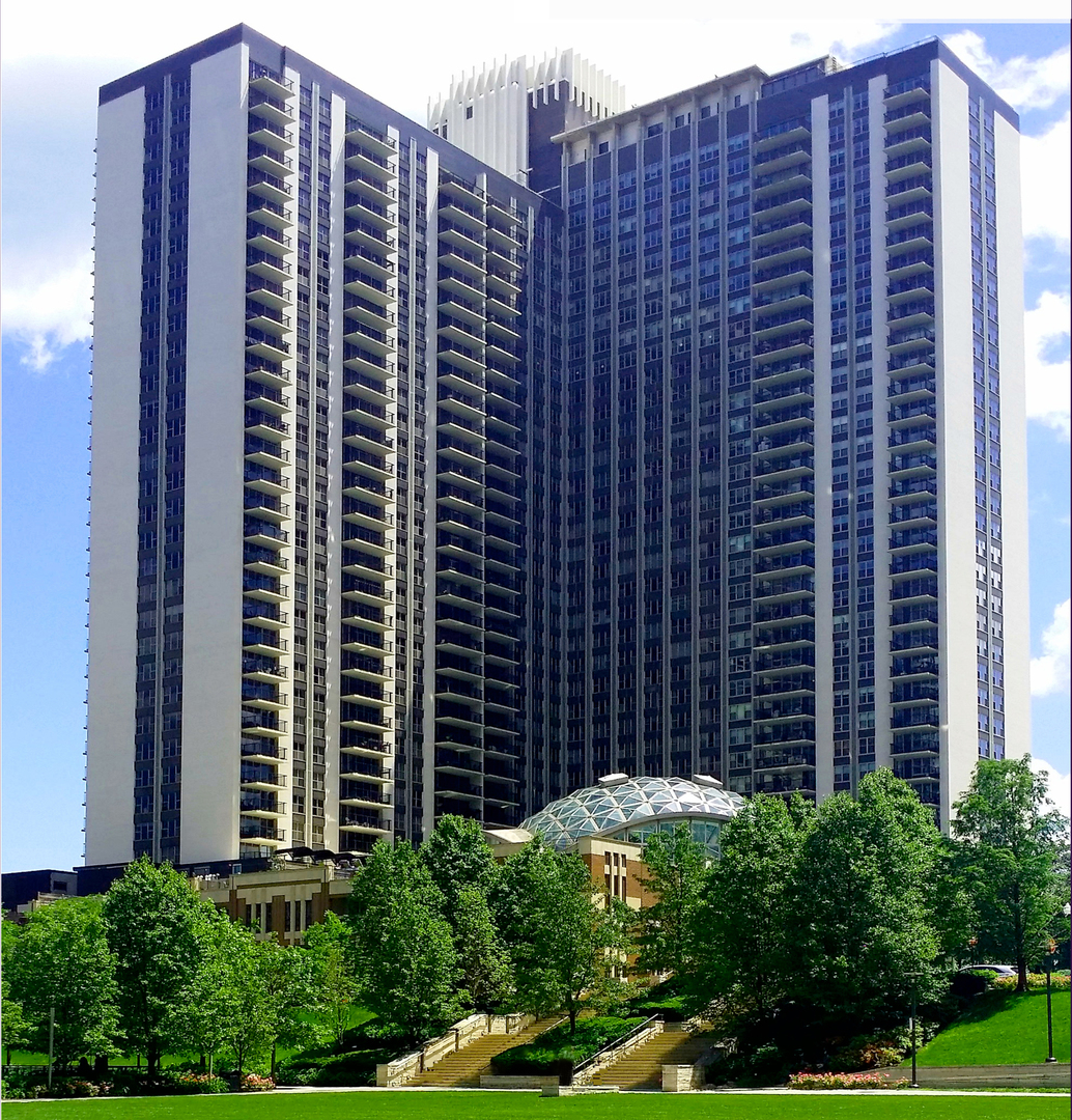 Chicago, Illinois 60601, United States, 2 Bedrooms Bedrooms, ,2 BathroomsBathrooms,Residential,Active,205753