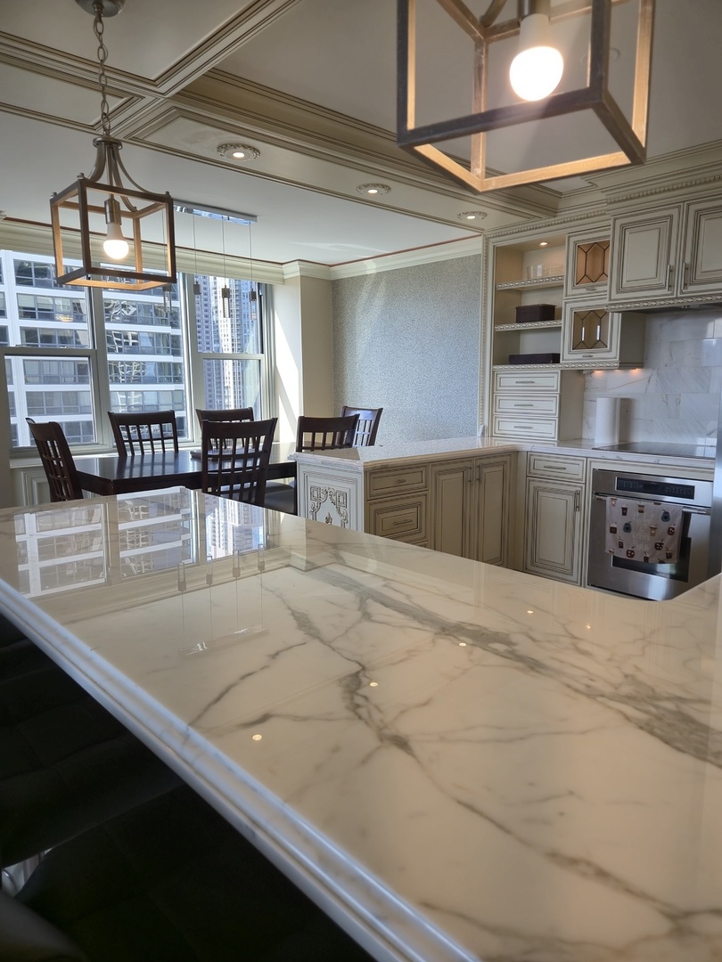 Chicago, Illinois 60601, United States, 2 Bedrooms Bedrooms, ,2 BathroomsBathrooms,Residential,Active,205753