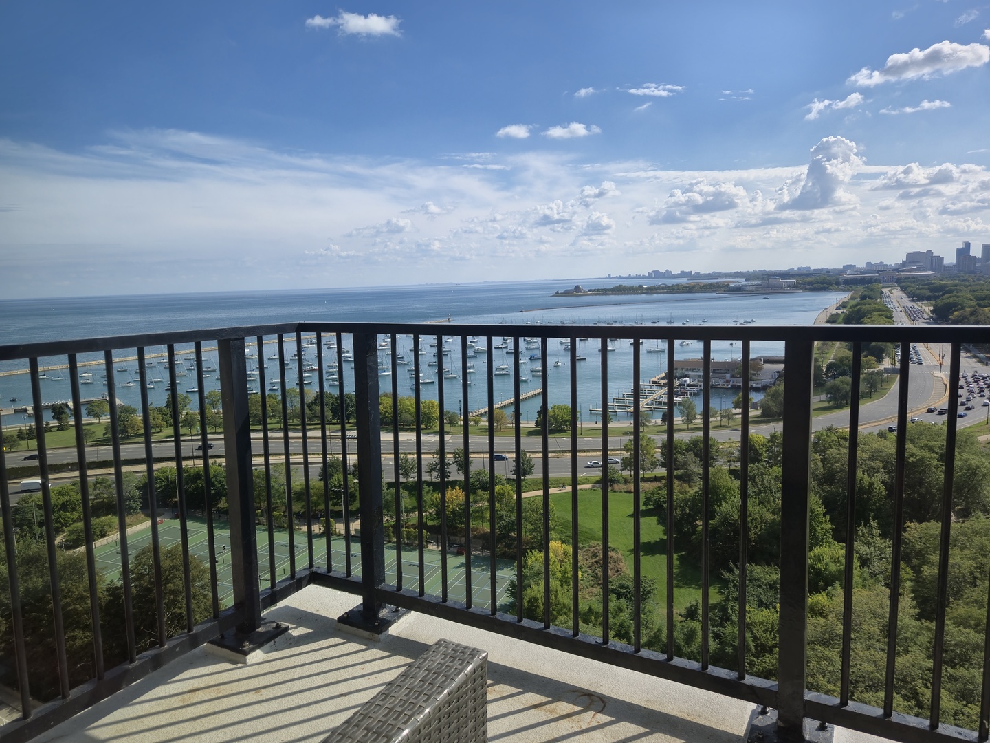 Chicago, Illinois 60601, United States, 2 Bedrooms Bedrooms, ,2 BathroomsBathrooms,Residential,Active,205753