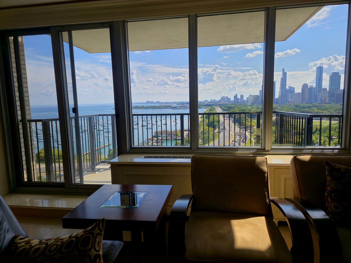 Chicago, Illinois 60601, United States, 2 Bedrooms Bedrooms, ,2 BathroomsBathrooms,Residential,Active,205753