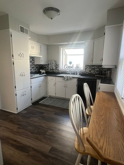 Tiny photo for 745 S Chestnut Avenue, Arlington Heights, IL 60005 (MLS # 12505571)