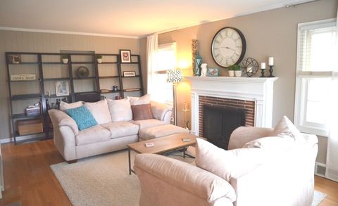 Tiny photo for 745 S Chestnut Avenue, Arlington Heights, IL 60005 (MLS # 12505571)