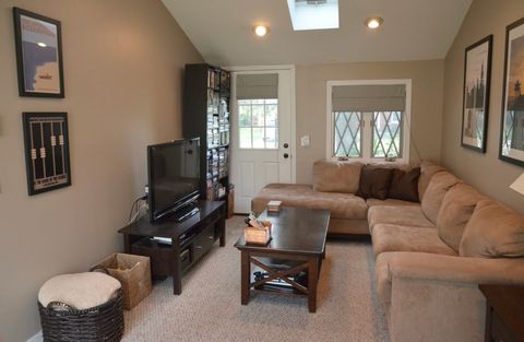 Tiny photo for 745 S Chestnut Avenue, Arlington Heights, IL 60005 (MLS # 12505571)