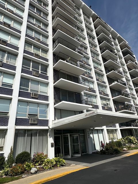 Photo of 8809 W Golf Road #11F, Niles, IL 60714 (MLS # 12471674)