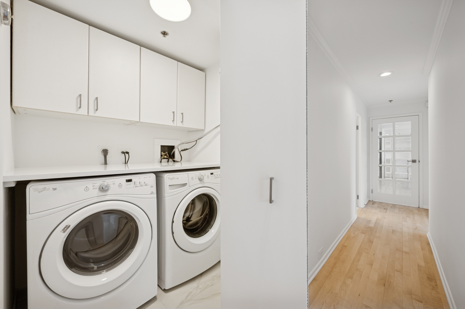 Chicago, Illinois 60611, United States, 3 Bedrooms Bedrooms, ,3 BathroomsBathrooms,Residential,Active,206266