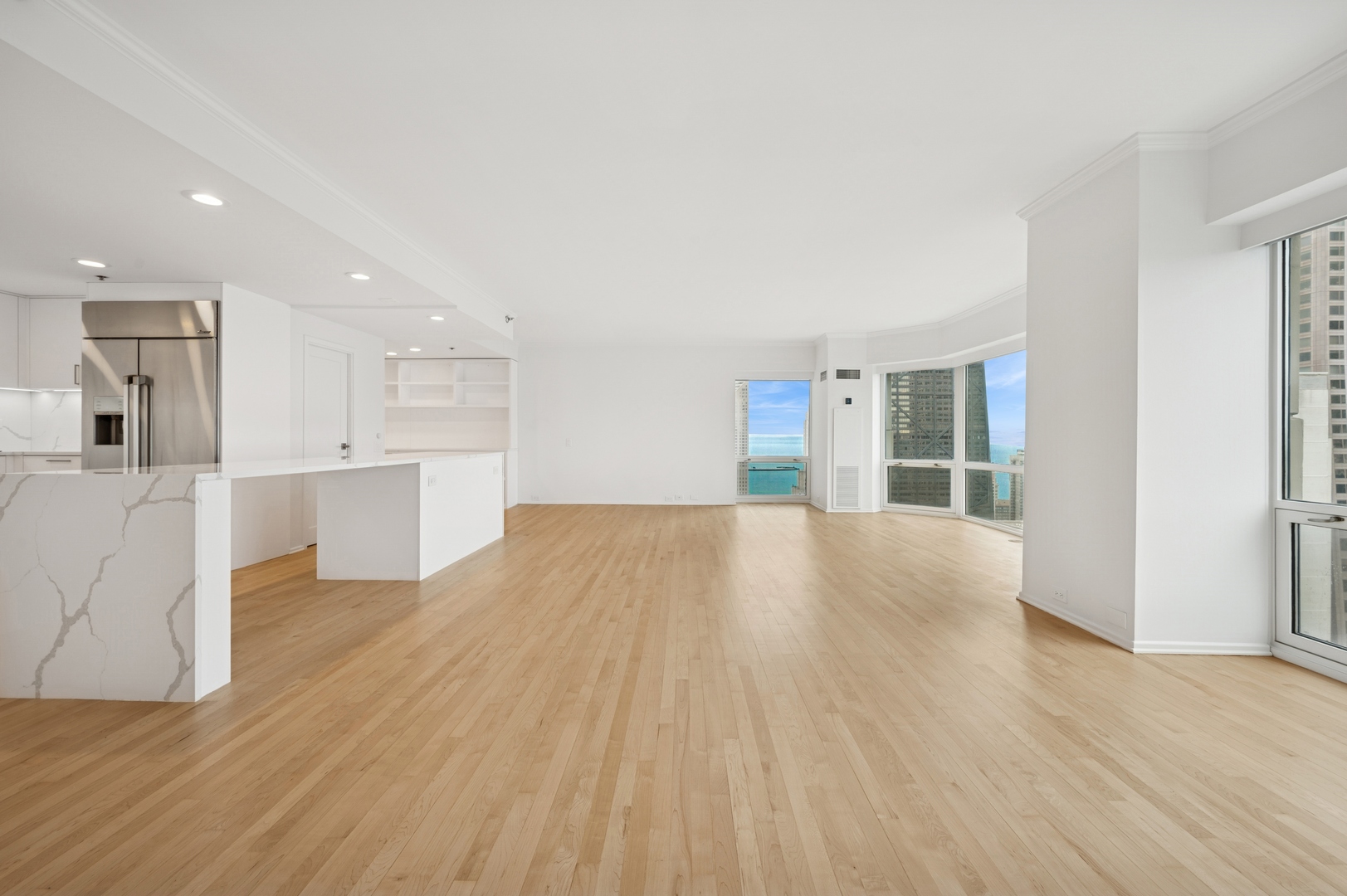 Chicago, Illinois 60611, United States, 3 Bedrooms Bedrooms, ,3 BathroomsBathrooms,Residential,Active,206266