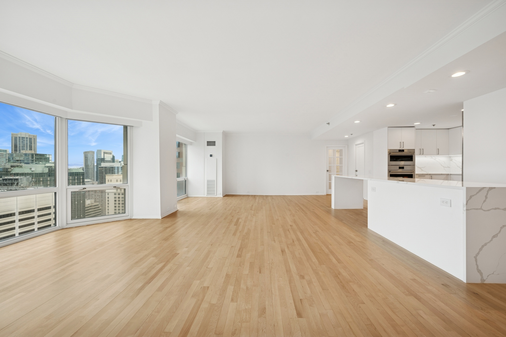 Chicago, Illinois 60611, United States, 3 Bedrooms Bedrooms, ,3 BathroomsBathrooms,Residential,Active,206266