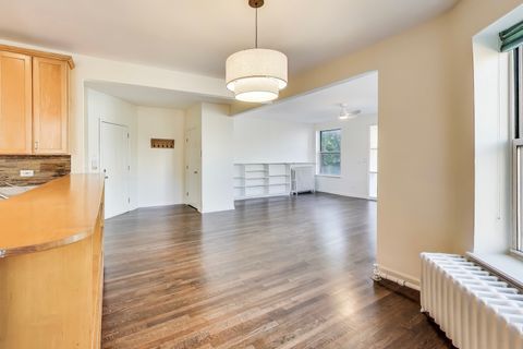 Tiny photo for 6121 S Woodlawn Avenue #2, Chicago, IL 60637 (MLS # 12505299)
