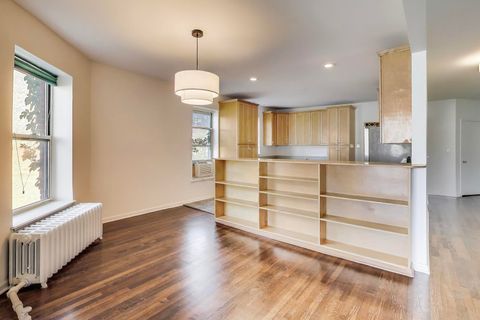 Tiny photo for 6121 S Woodlawn Avenue #2, Chicago, IL 60637 (MLS # 12505299)