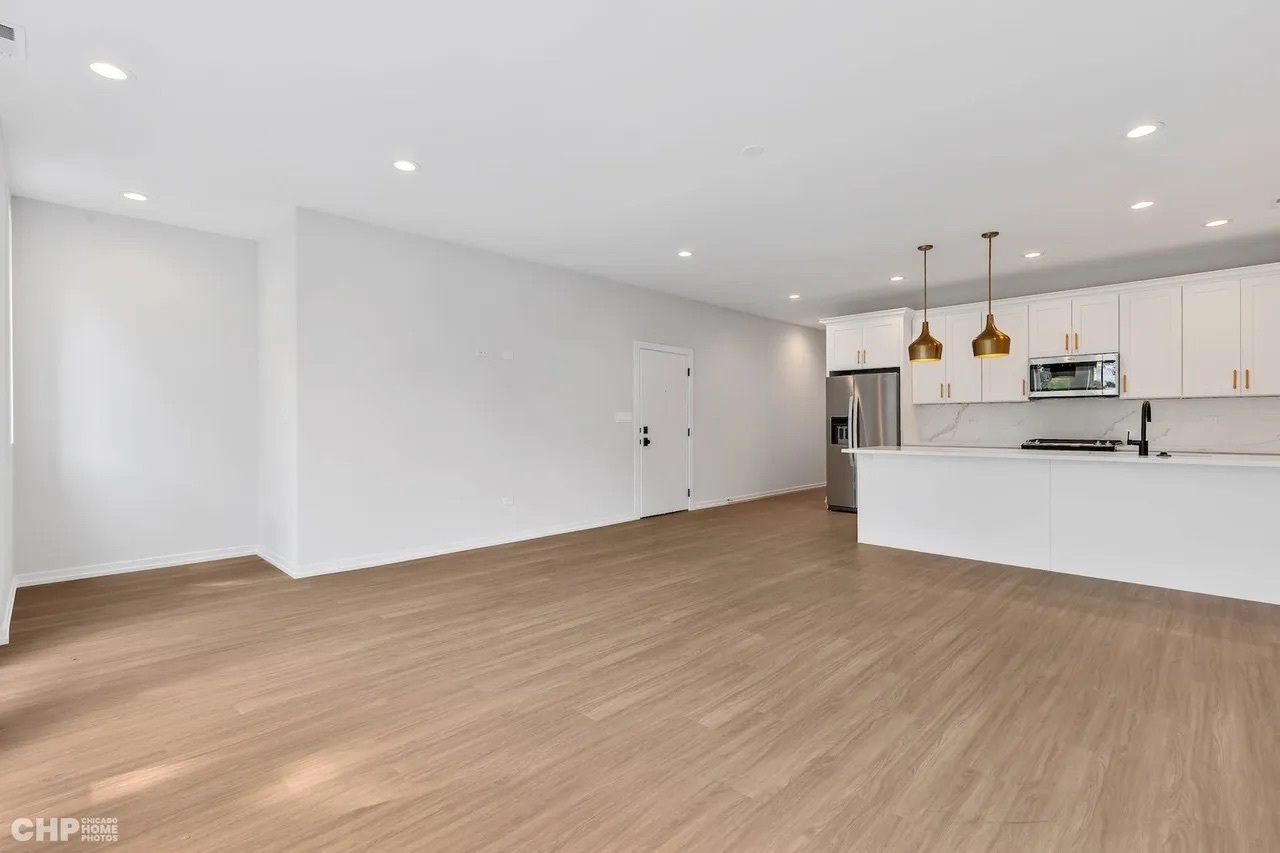 5434 S Michigan Avenue 2