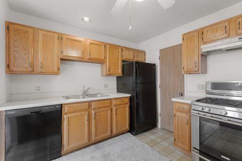 Tiny photo for 197 Camden Court #X1, Schaumburg, IL 60194 (MLS # 12591947)