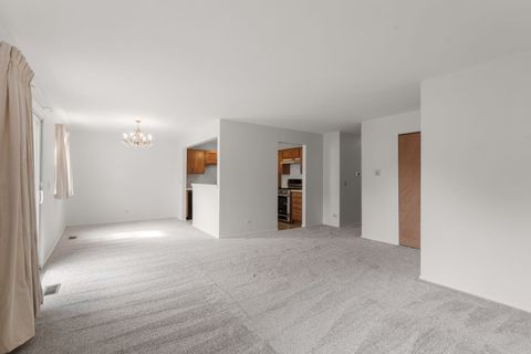 Tiny photo for 197 Camden Court #X1, Schaumburg, IL 60194 (MLS # 12591947)
