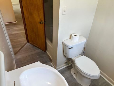 Tiny photo for 517 E Fisher Street, Carbondale, IL 62901 (MLS # 100000067)