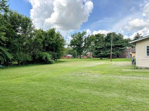 Tiny photo for 517 E Fisher Street, Carbondale, IL 62901 (MLS # 100000067)