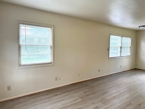 Tiny photo for 517 E Fisher Street, Carbondale, IL 62901 (MLS # 100000067)