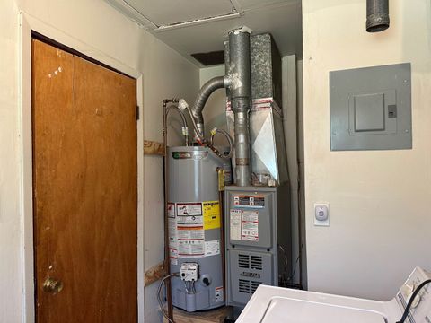 Tiny photo for 517 E Fisher Street, Carbondale, IL 62901 (MLS # 100000067)