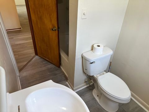 Tiny photo for 517 E Fisher Street, Carbondale, IL 62901 (MLS # 100000067)