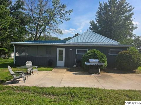 Tiny photo for 1541 Elm Street, Hamilton, IL 62341 (MLS # 12432375)