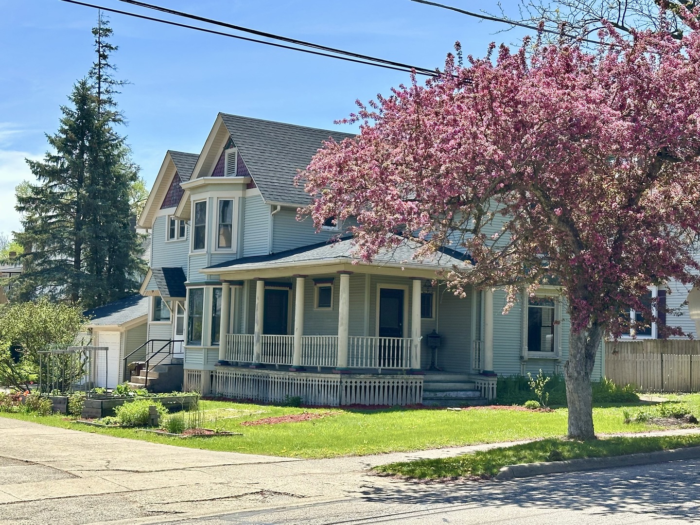 319 W South Street