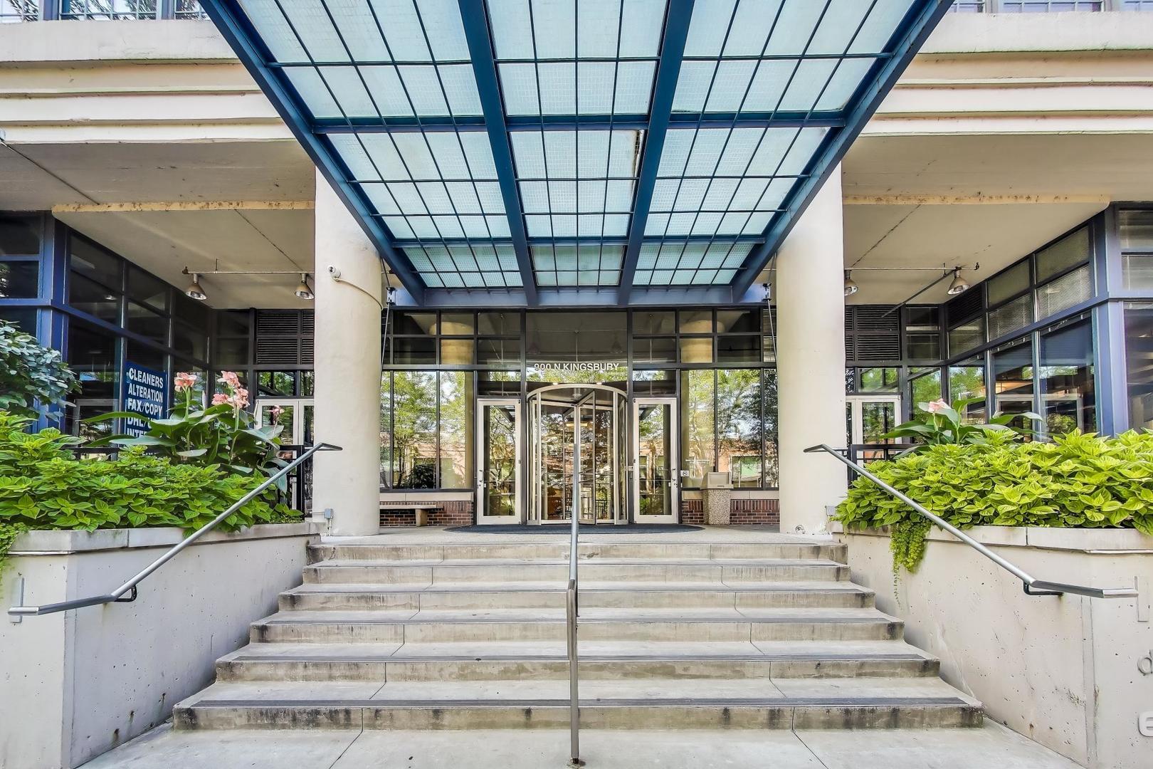 900 N Kingsbury Street 744