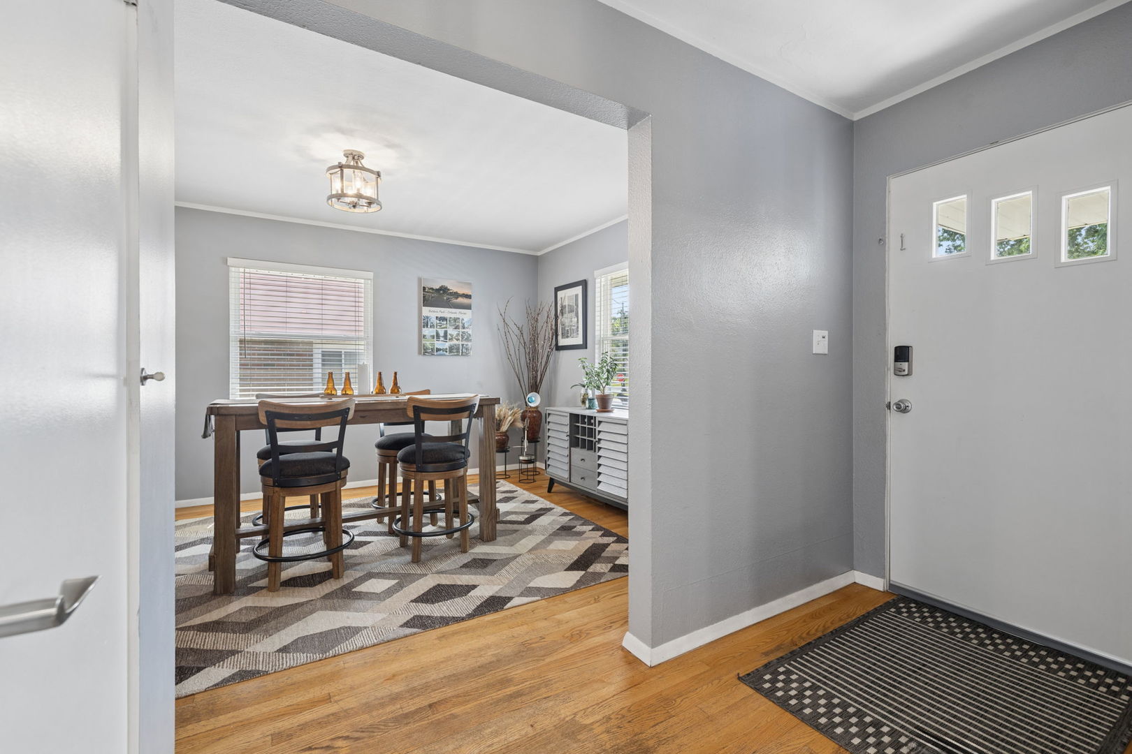 620 E 10th Street