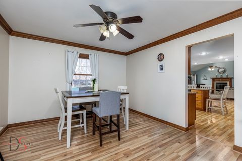 Tiny photo for 808 Kimberly Lane, Ottawa, IL 61350 (MLS # 12612471)