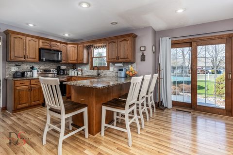 Tiny photo for 808 Kimberly Lane, Ottawa, IL 61350 (MLS # 12612471)