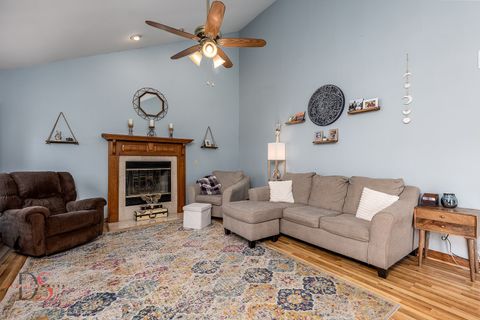 Tiny photo for 808 Kimberly Lane, Ottawa, IL 61350 (MLS # 12612471)