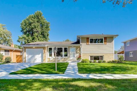 Photo of 877 S Cedar Avenue, Elmhurst, IL 60126 (MLS # 12483260)