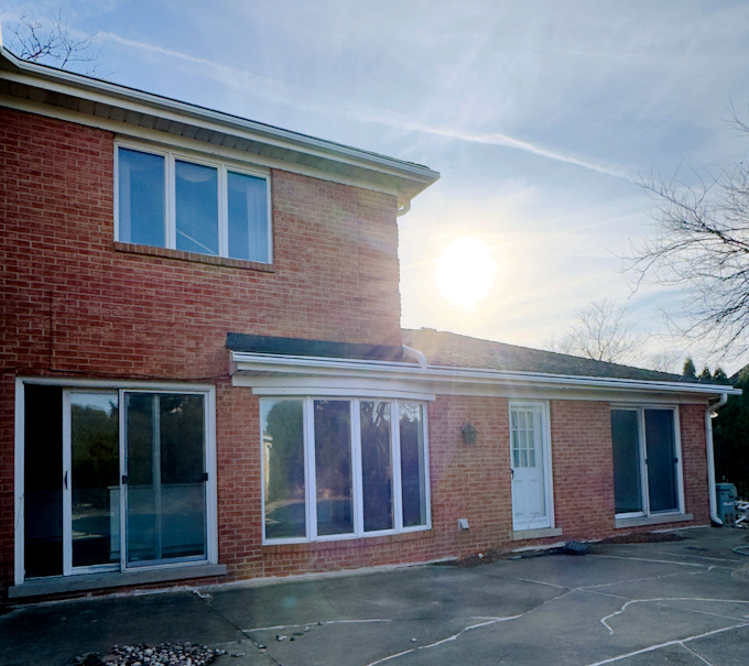 19W084 N Chateaux Avenue