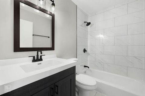 Tiny photo for 81 S 6th Avenue #202, La Grange, IL 60525 (MLS # 12618647)