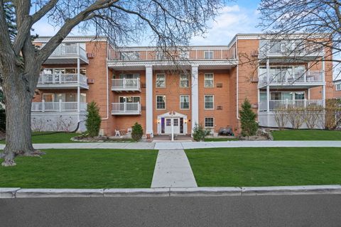 Photo of 81 S 6th Avenue #202, La Grange, IL 60525 (MLS # 12618647)