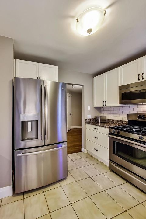 Tiny photo for 4214 N Kenmore Avenue #2F, Chicago, IL 60613 (MLS # 12467479)