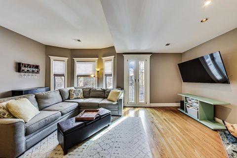 Tiny photo for 4214 N Kenmore Avenue #2F, Chicago, IL 60613 (MLS # 12467479)