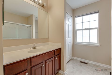 Tiny photo for 4 Waterton Drive, Streamwood, IL 60107 (MLS # 12614700)