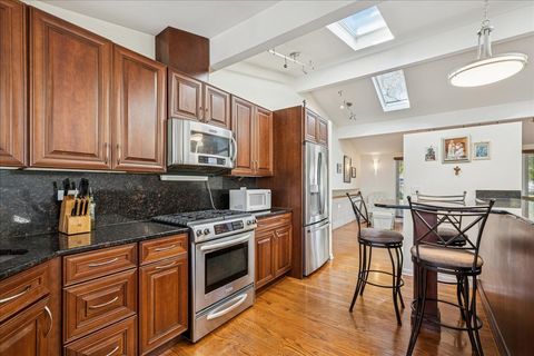 Tiny photo for 275 Wilkins Drive, Des Plaines, IL 60016 (MLS # 12504595)