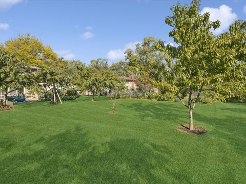 Tiny photo for 275 Wilkins Drive, Des Plaines, IL 60016 (MLS # 12504595)