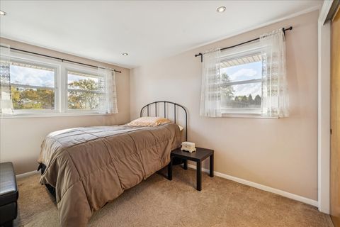 Tiny photo for 275 Wilkins Drive, Des Plaines, IL 60016 (MLS # 12504595)