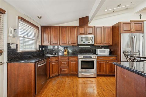 Tiny photo for 275 Wilkins Drive, Des Plaines, IL 60016 (MLS # 12504595)